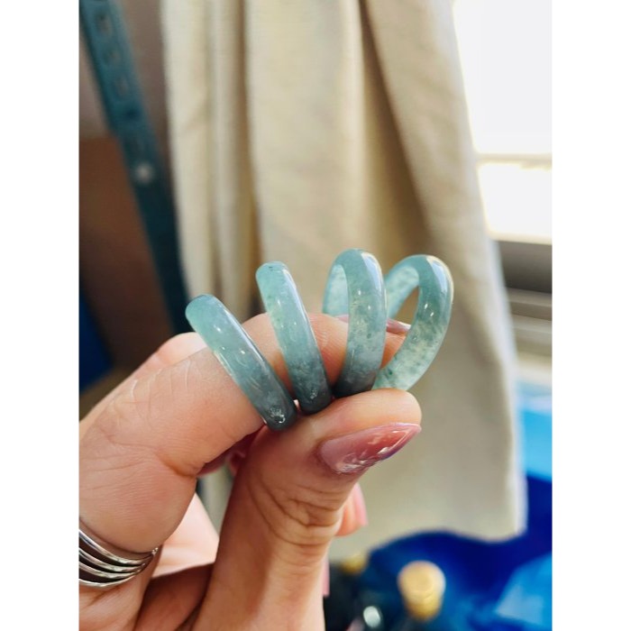 天然A貨翡翠 冰種危藍素面無雕翡翠玉戒 18.2mm 冰種藍水瓜料 晶透色滿 種水色一致 完美戒-細節圖3