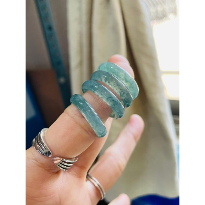 天然A貨翡翠 冰種危藍素面無雕翡翠玉戒 18.2mm 冰種藍水瓜料 晶透色滿 種水色一致 完美戒-細節圖4