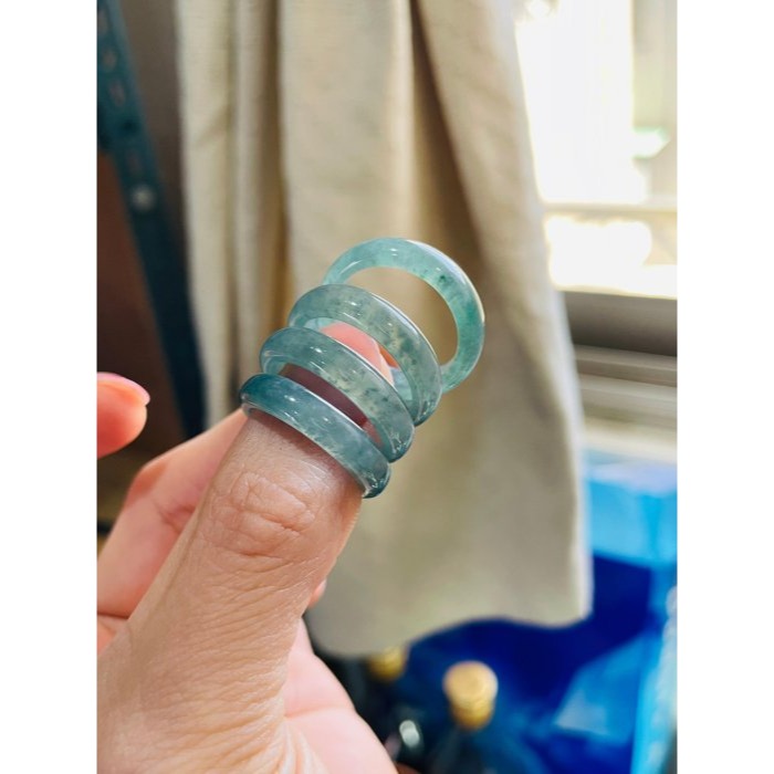 天然A貨翡翠 冰種危藍素面無雕翡翠玉戒 18.2mm 冰種藍水瓜料 晶透色滿 種水色一致 完美戒-細節圖5