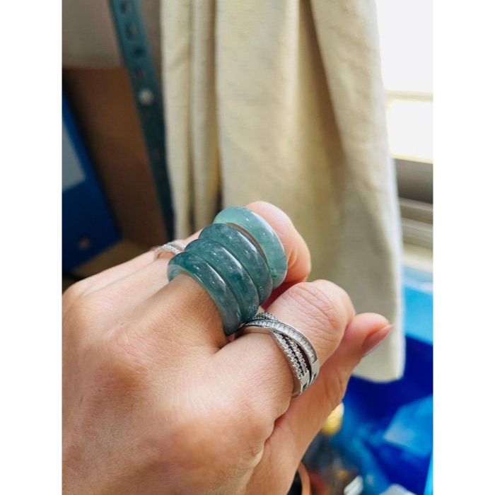 天然A貨翡翠 冰種危藍素面無雕翡翠玉戒 18.2mm 冰種藍水瓜料 晶透色滿 種水色一致 完美戒-細節圖8