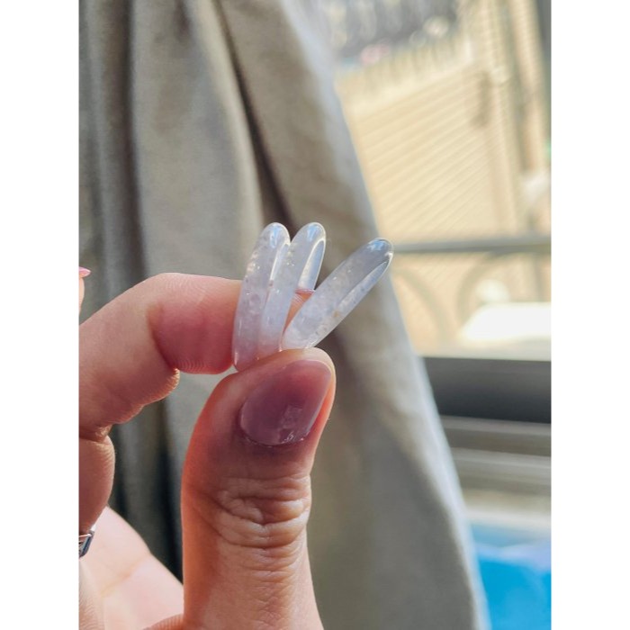 天然A貨緬甸玉 泛光 白冰帶烏雞素面無雕翡翠玉戒/三環戒16.1mm 起光感白冰帶芝麻點-細節圖7
