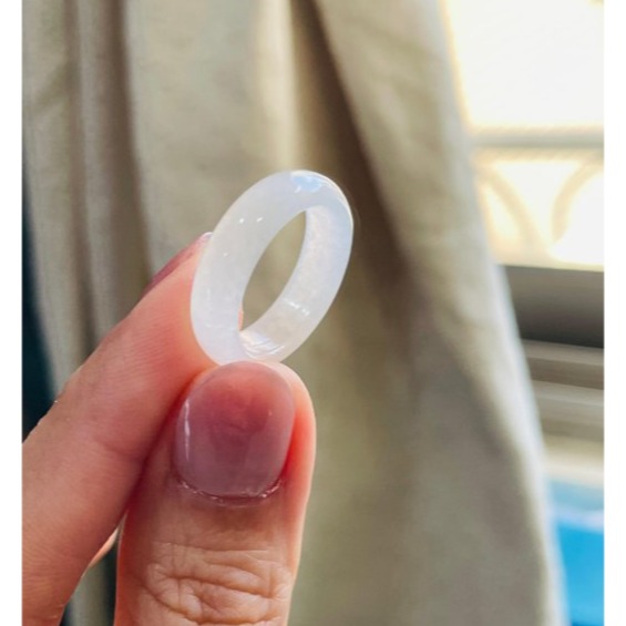 天然A貨緬甸玉  白月光純色素面無雕翡翠玉戒16.8mm 起光感乾淨純色白冰 近6咪漂亮版寬-細節圖7