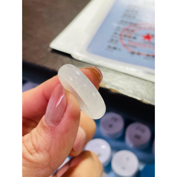 天然A貨緬甸玉  白月光純色素面無雕翡翠玉戒16.8mm 起光感乾淨純色白冰 近6咪漂亮版寬-細節圖9