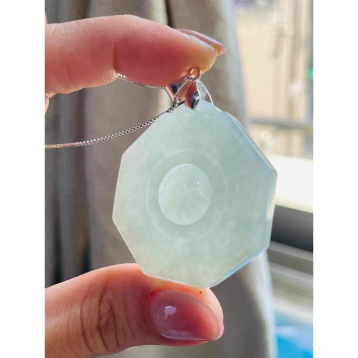 天然A貨緬甸玉 冰晴綠太極八卦翡翠玉墜 起冰滿晴綠底色 色滿勻稱種色一致透手影-細節圖5