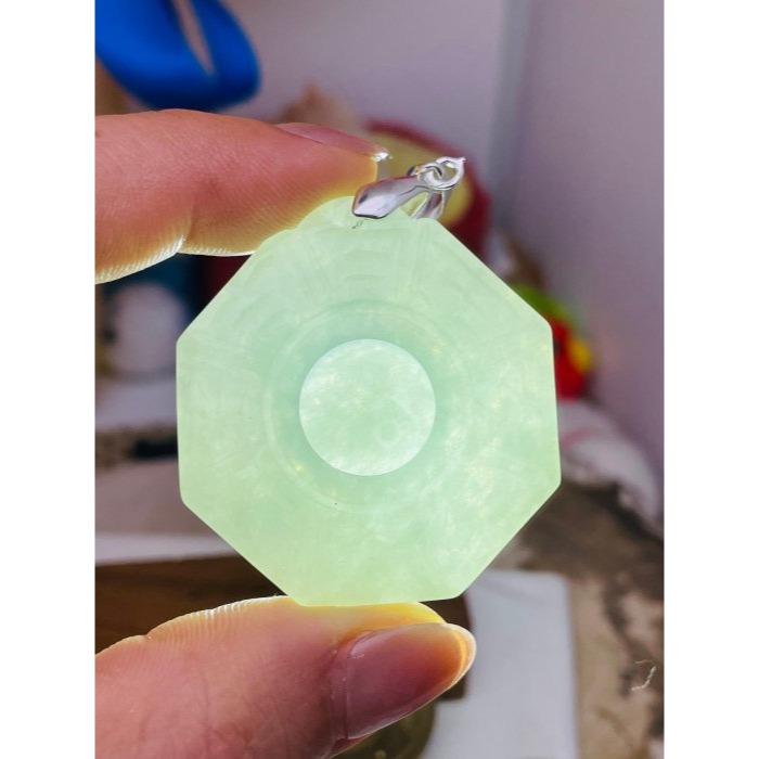 天然A貨緬甸玉 冰晴綠太極八卦翡翠玉墜 起冰滿晴綠底色 色滿勻稱種色一致透手影-細節圖9
