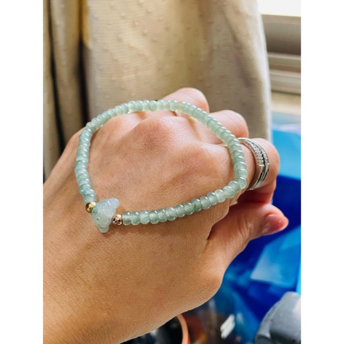 天然A貨緬甸玉 冰玻晴綠4.4mm算盤珠翡翠手串/手鍊17cm手圍 透繩滿色冰晴 搭冰飄花小熊頂珠 完美度90%-細節圖2