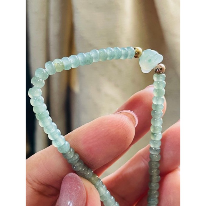 天然A貨緬甸玉 冰玻晴綠4.4mm算盤珠翡翠手串/手鍊17cm手圍 透繩滿色冰晴 搭冰飄花小熊頂珠 完美度90%-細節圖6