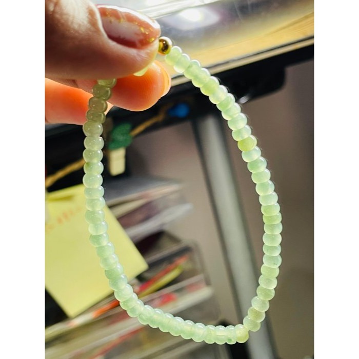 天然A貨緬甸玉 冰玻晴綠4.4mm算盤珠翡翠手串/手鍊17cm手圍 透繩滿色冰晴 搭冰飄花小熊頂珠 完美度90%-細節圖9