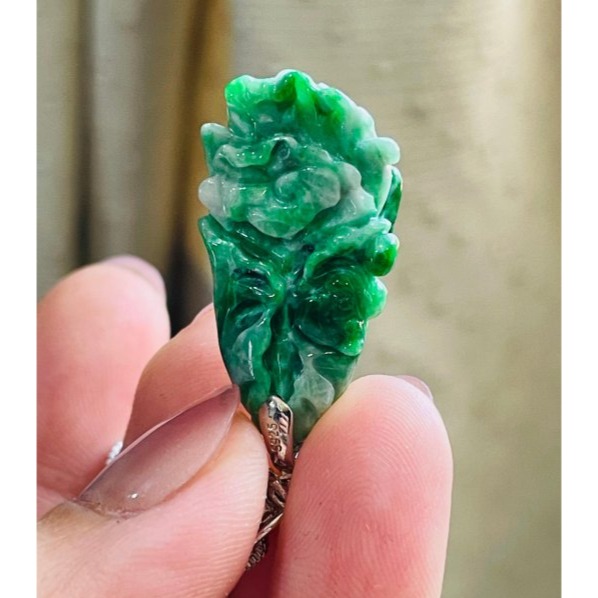 天然A貨翡翠 辣綠老花青遇百財/玉白菜翡翠玉墜 透光綠辣 色純過底綠多黑少 油潤有光澤-細節圖7