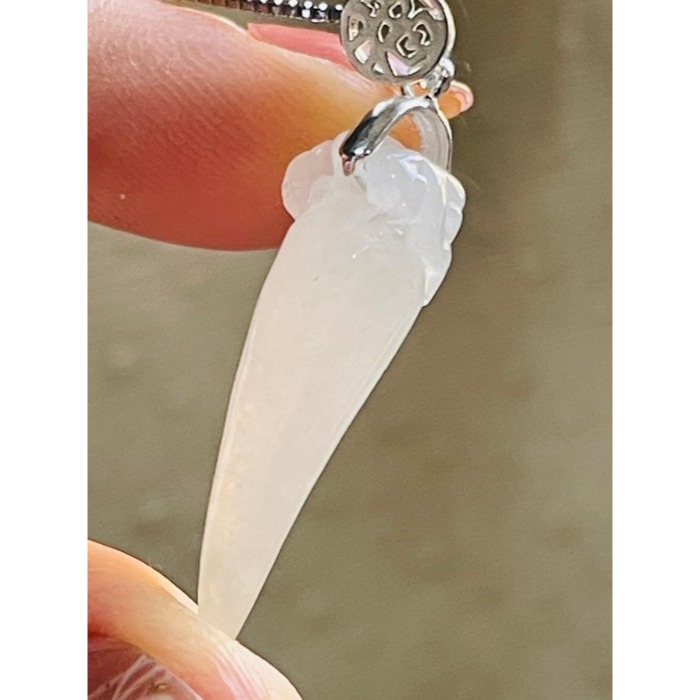 天然A貨緬甸玉 白冰純色立體雕貔貅龍牙翡翠玉墜 冰起光感乾淨無雜染 小巧飽滿 配戴無壓力-細節圖4