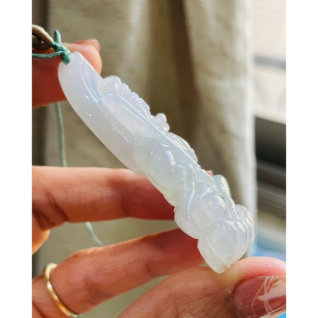 天然A貨緬甸玉 老坑晴藍俏金鏤空雕虛空藏菩薩翡翠佛墜 冰起膠底妝 淡藍帶灑金 立體透雕 精開莊嚴慈悲法像-細節圖4