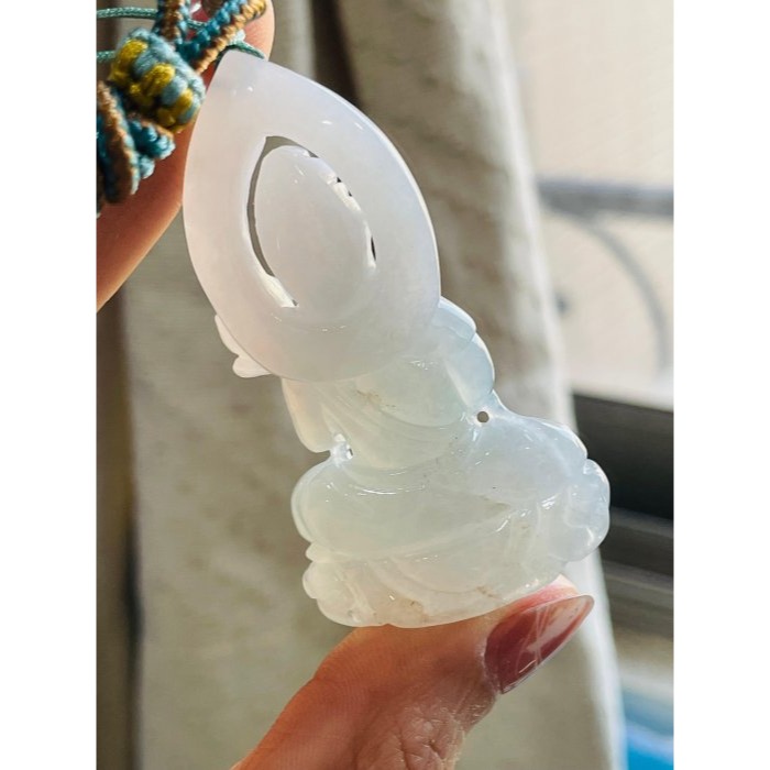 天然A貨緬甸玉 老坑晴藍俏金鏤空雕虛空藏菩薩翡翠佛墜 冰起膠底妝 淡藍帶灑金 立體透雕 精開莊嚴慈悲法像-細節圖7