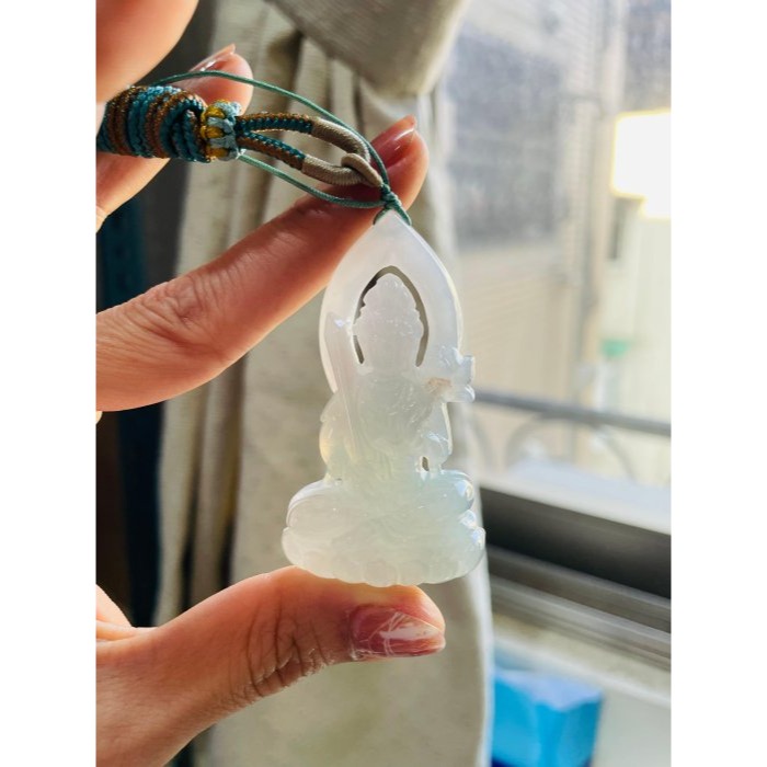 天然A貨緬甸玉 老坑晴藍俏金鏤空雕虛空藏菩薩翡翠佛墜 冰起膠底妝 淡藍帶灑金 立體透雕 精開莊嚴慈悲法像-細節圖8