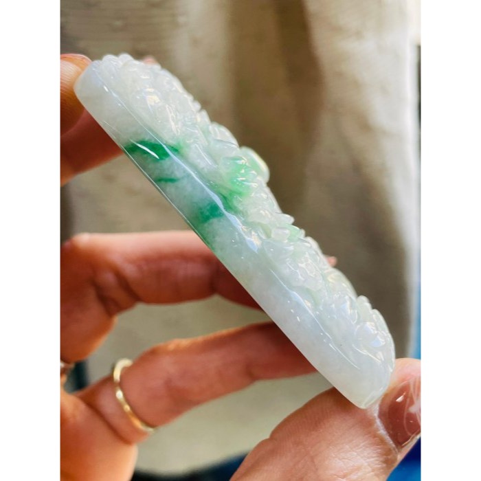 天然A貨緬甸玉 莫西沙 冰潤白底青意境雕天青垂水翡翠山水牌 過底金絲綠 色辣陽透光 牌型方正 工藝立體-細節圖5