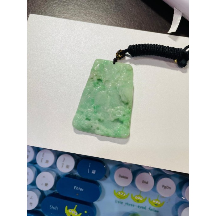圈粉結緣價~天然A貨緬甸玉 滿色果綠帶飄花山高水長翡翠山水牌 鮮亮果綠滿底色  靈動綠花增彩-細節圖11
