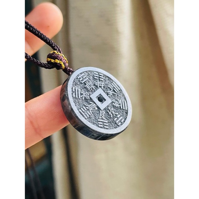 天然A貨緬甸玉 老坑冰膠烏雞太上老君急急如律令翡翠小八卦玉牌 全透光純黑烏雞 獨特霧亮雙精工 配戴無壓力大小-細節圖2