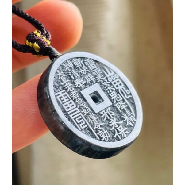 天然A貨緬甸玉 老坑冰膠烏雞太上老君急急如律令翡翠小八卦玉牌 全透光純黑烏雞 獨特霧亮雙精工 配戴無壓力大小-細節圖4
