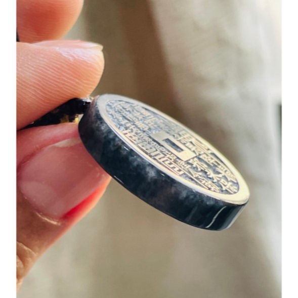 天然A貨緬甸玉 老坑冰膠烏雞太上老君急急如律令翡翠小八卦玉牌 全透光純黑烏雞 獨特霧亮雙精工 配戴無壓力大小-細節圖7