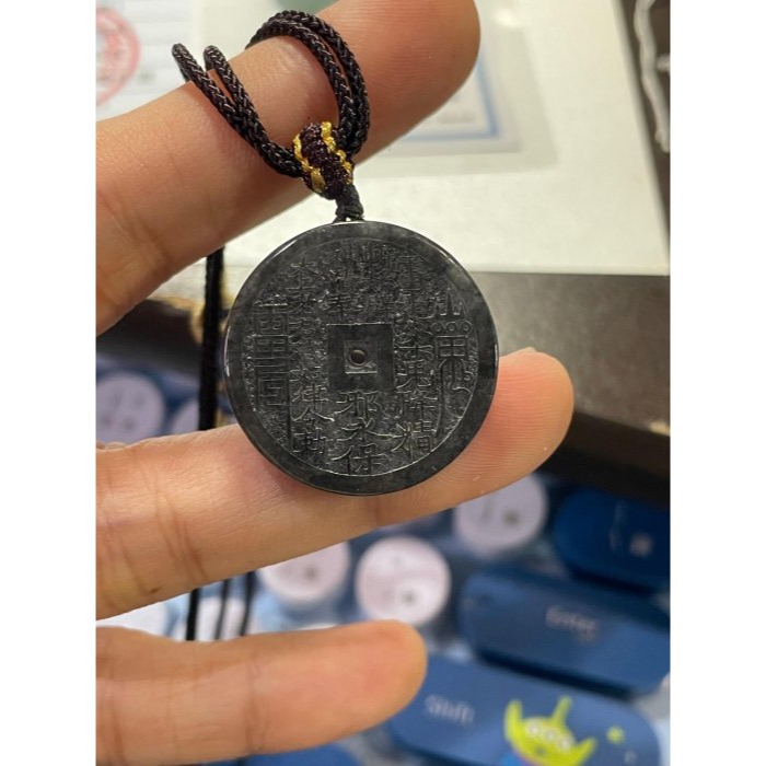 天然A貨緬甸玉 老坑冰膠烏雞太上老君急急如律令翡翠小八卦玉牌 全透光純黑烏雞 獨特霧亮雙精工 配戴無壓力大小-細節圖10