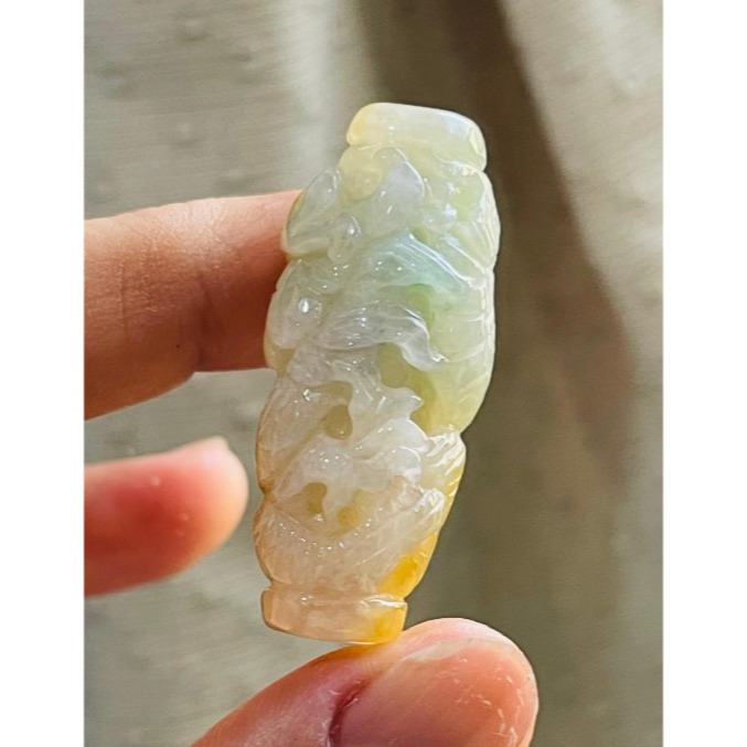 天然A貨緬甸玉 冰潤黃加綠三彩手工360度手工巧雕一條龍翡翠大龍珠/天珠 起冰金黃霧環繞包覆 幾抹翠綠增彩 工藝清晰立體-細節圖5