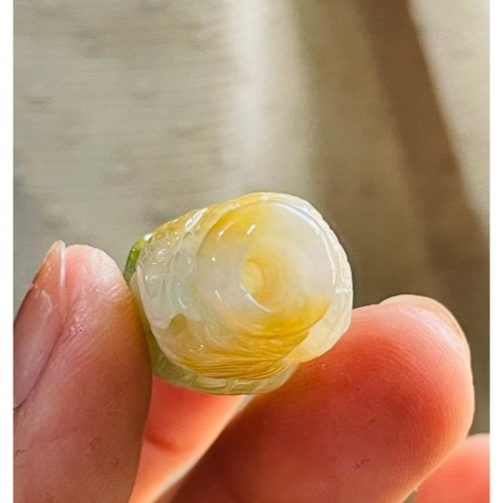 天然A貨緬甸玉 冰潤黃加綠三彩手工360度手工巧雕一條龍翡翠大龍珠/天珠 起冰金黃霧環繞包覆 幾抹翠綠增彩 工藝清晰立體-細節圖8