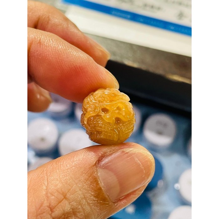 天然A貨緬甸玉 冰潤蜜糖黃手工環繞微雕一條龍翡翠龍珠 老熟冰帶油潤 滿色琥珀蜜黃肉-細節圖9