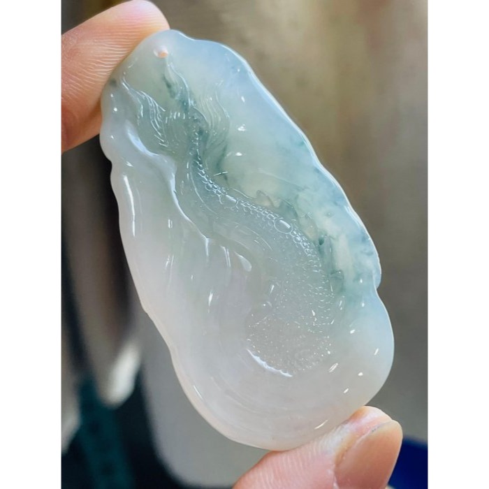 天然A貨緬甸玉 老坑冰飄花龍行雲中翡翠龍牌 起光感白冰底妝 純色碎藍花點綴其中 花活過底 種色兼具-細節圖6
