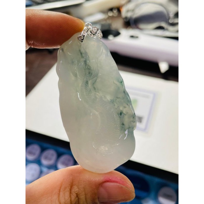 天然A貨緬甸玉 老坑冰飄花龍行雲中翡翠龍牌 起光感白冰底妝 純色碎藍花點綴其中 花活過底 種色兼具-細節圖10