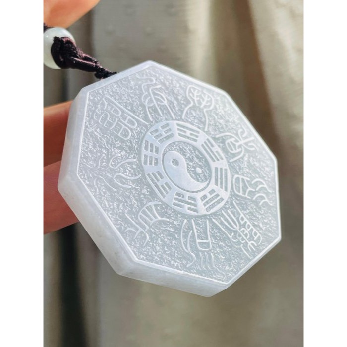天然A貨緬甸玉 冰烏雞俏金雙面雕陰陽八卦翡翠玉牌 烏雞全化白底帶芝麻點 一面先天 一面方位及卦名-細節圖4