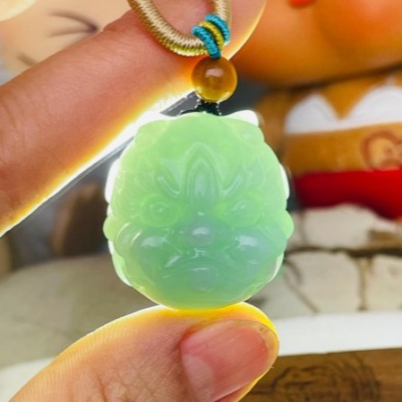 天然A貨緬甸玉 老坑藍綠360度全立體雕饕餮翡翠玉墜 膠潤勻稱滿底色 招財避邪特色雕件-細節圖8