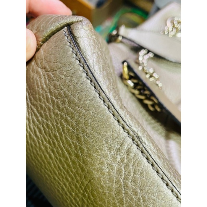 92成新正品~GUCCI 香檳金荔枝紋牛皮Soho鍊條肩包/側背兩用包 附防塵袋 大包 皮軟 不肩帶好背好背-細節圖6