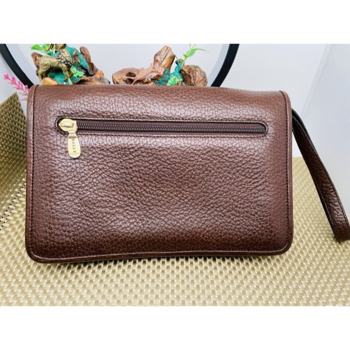 98成新正品~BALLY 咖啡色荔枝紋全牛皮男士壓扣手拿包 低調個性化大哥包-細節圖2