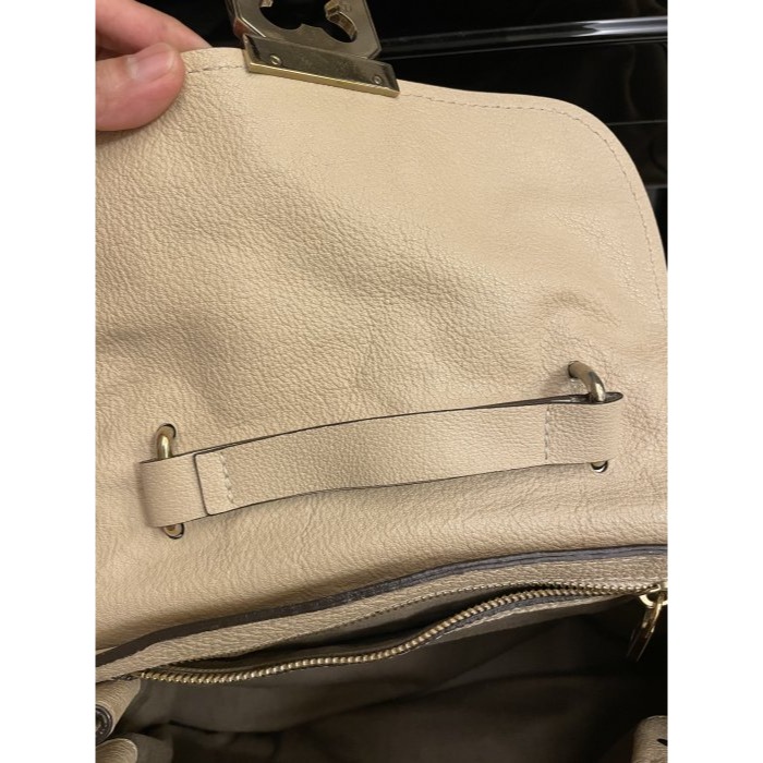 95成新~Chloe 奶杏色荔枝紋全牛皮風車包/機車包 百搭暖色調奶茶裸膚 真皮耐用不分解 手提側背雙帶 議價勿擾-細節圖3