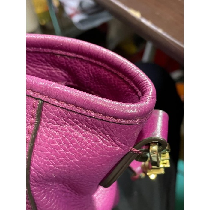 92成新正品~TORY BURCH TB葡萄紫荔枝紋全牛皮托特包/斜背兩用包 軟厚牛皮耐用 乾淨無需整理-細節圖4