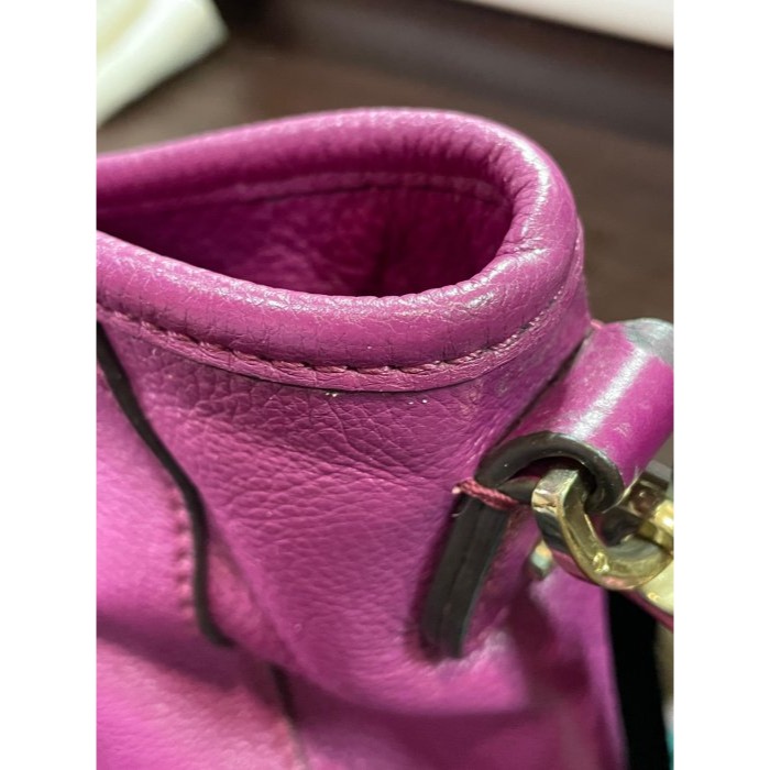 92成新正品~TORY BURCH TB葡萄紫荔枝紋全牛皮托特包/斜背兩用包 軟厚牛皮耐用 乾淨無需整理-細節圖5