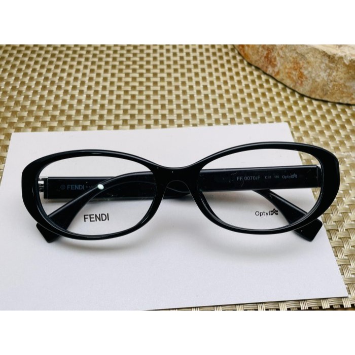 全新正品~FENDI 平光鏡框/眼鏡 純黑色 高級記憶樹脂 輕復古風 全配 議價勿擾-細節圖2
