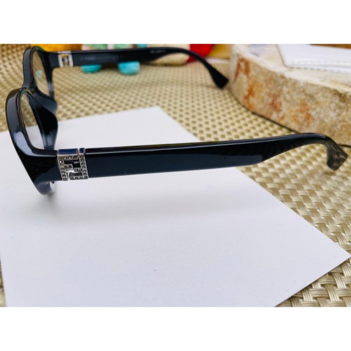 全新正品~FENDI 平光鏡框/眼鏡 純黑色 高級記憶樹脂 輕復古風 全配 議價勿擾-細節圖4