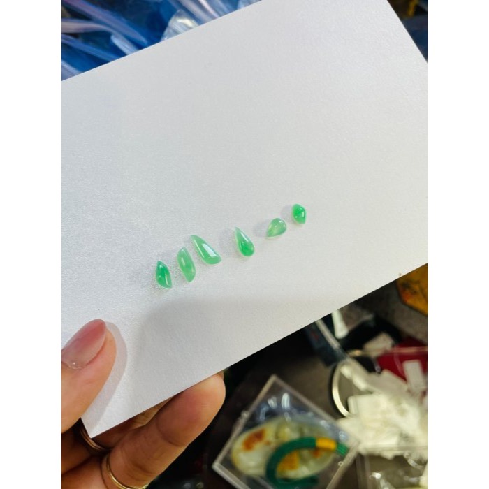 天然A貨緬甸玉 冰種薄荷綠隨形蛋面翡翠裸石 (6顆不拆售) 勻稱色滿起光 無須襯底即見色-細節圖9