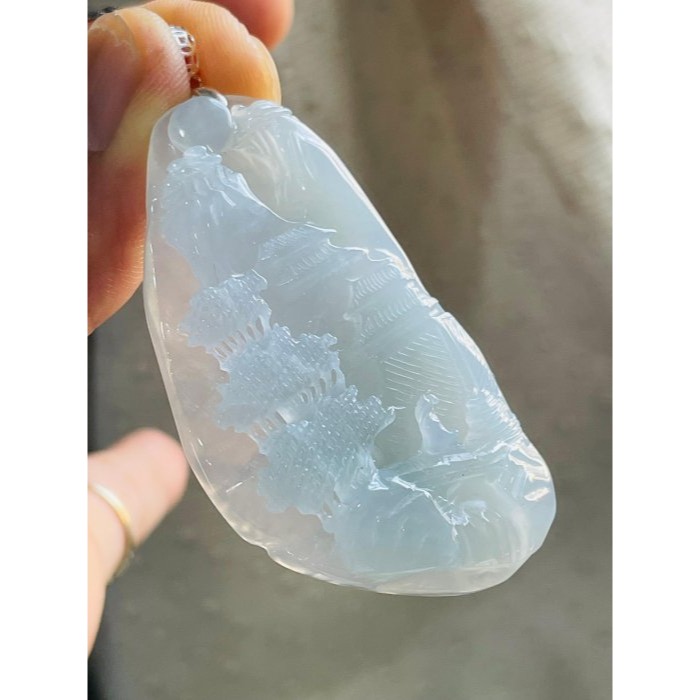 天然A貨緬甸玉 老坑晴藍手工雕仙山瓊閣翡翠山水牌 冰瑪瑙底庄 勻稱冰藍滿色 起光感透字影 附台証-細節圖2