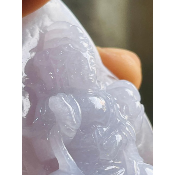 天然A貨緬甸玉 冰潤櫻花紫背光款雕工坐蓮大勢至菩薩翡翠佛牌 厚實過底滿色粉嫩紫 雕工立體法像清晰 可站立厚庄牌形-細節圖3