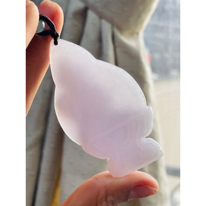 天然A貨緬甸玉 冰潤櫻花紫背光款雕工坐蓮大勢至菩薩翡翠佛牌 厚實過底滿色粉嫩紫 雕工立體法像清晰 可站立厚庄牌形-細節圖7