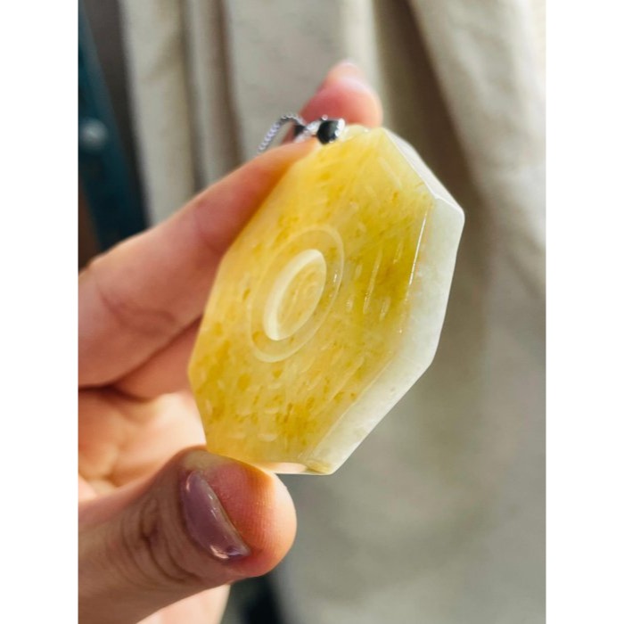 天然A貨緬甸玉 老坑黃雙彩太極八卦翡翠玉墜 起冰油黃霧層成色飽和 包覆雪梨肉 帶冰油度佳-細節圖5