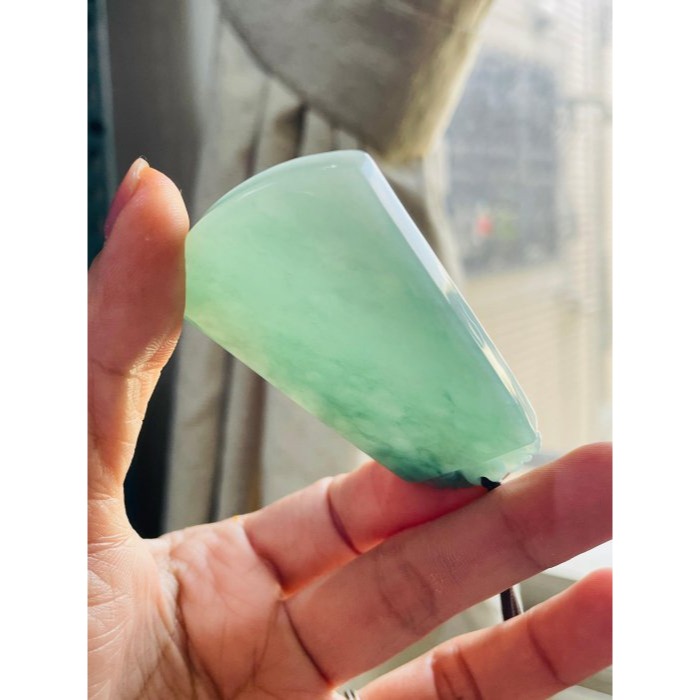 天然A貨緬甸玉 冰潤晴藍飄花無事牌翡翠玉墜 滿綠底色膠潤底妝 漸層色滿透手影 有份量請留意尺寸-細節圖6