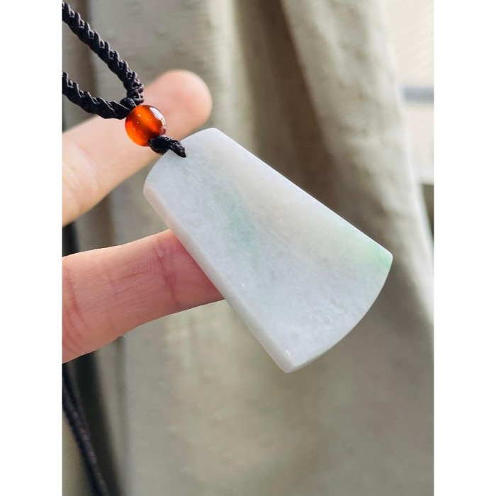 天然A貨緬甸玉 白底青無事牌翡翠玉墜 乾淨白底 亮色青綠正反面點綴 大小易配戴-細節圖2