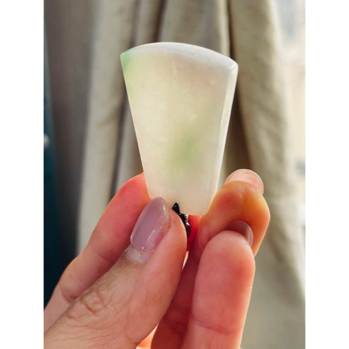 天然A貨緬甸玉 白底青無事牌翡翠玉墜 乾淨白底 亮色青綠正反面點綴 大小易配戴-細節圖5