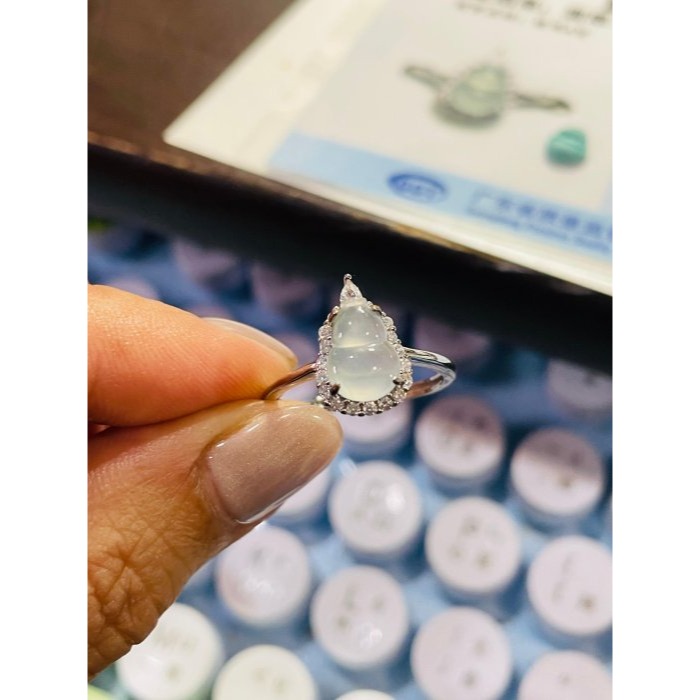 天然A貨緬甸玉 放光 冰玻藍鋼福祿相隨/葫蘆翡翠戒指 泛光剛性十足 清澈水靈無封底自現光感-細節圖9