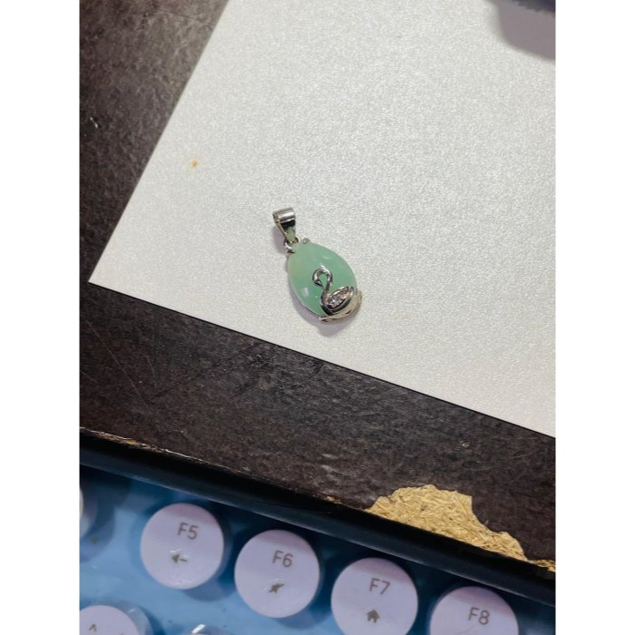 天然A貨緬甸玉 細潤晴綠水滴蛋面翡翠玉墜 膠潤芙蓉細肉 勻稱滿底色 無封底 色甜清爽-細節圖10