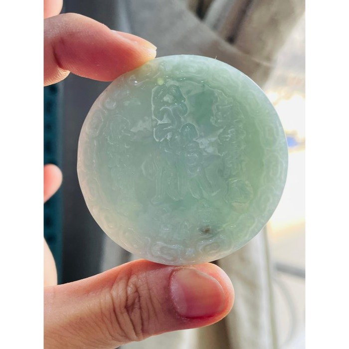 天然A貨緬甸玉 冰潤果綠雙面浮雕法輪護身符翡翠玉牌 起冰過底滿色 厚裝鐲心 依君所求還君所願-細節圖6