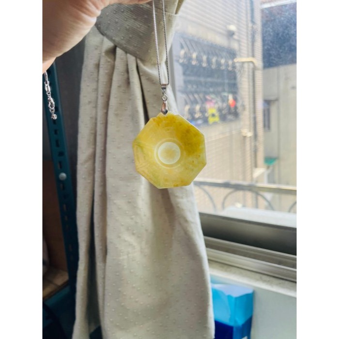 天然A貨緬甸玉 冰潤金黃雙彩太極大八卦翡翠玉墜 起冰油亮黃霧滿色 帶冰潤雪梨肉夾綠絲-細節圖8