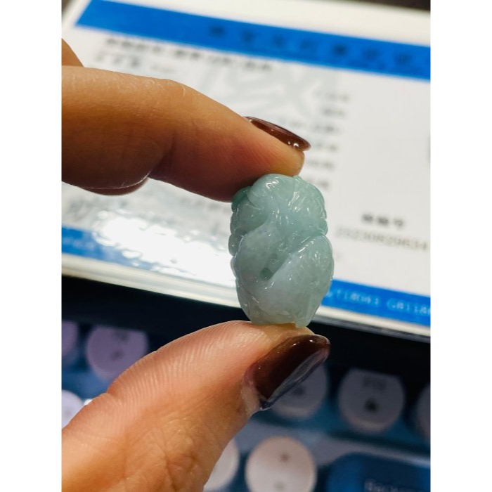 天然A貨緬甸玉 冰飄綠手工無死角環繞巧雕一條龍翡翠龍珠 起冰滿底色過渡青綠 色亮冰潤油亮有光澤-細節圖11